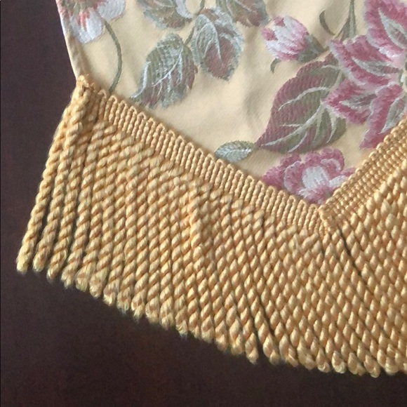 Table Runner - Picture 3 of 5